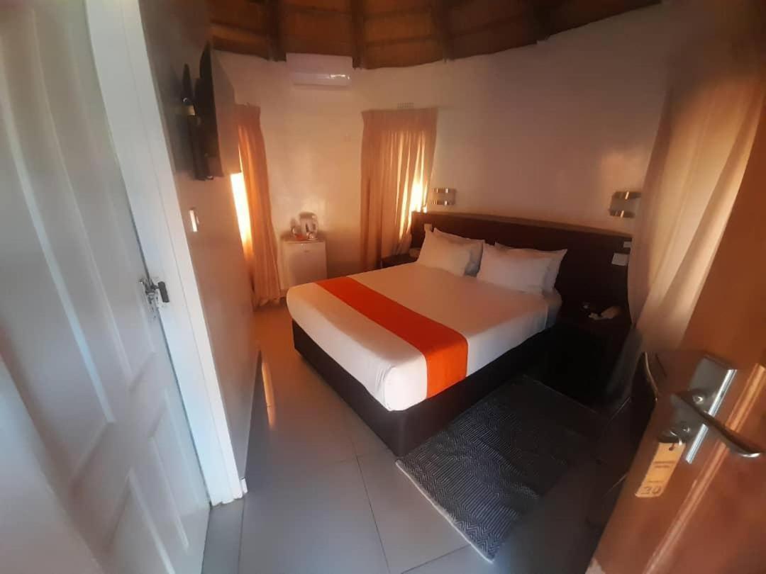 Nkanga Hotel 카사네 외부 사진
